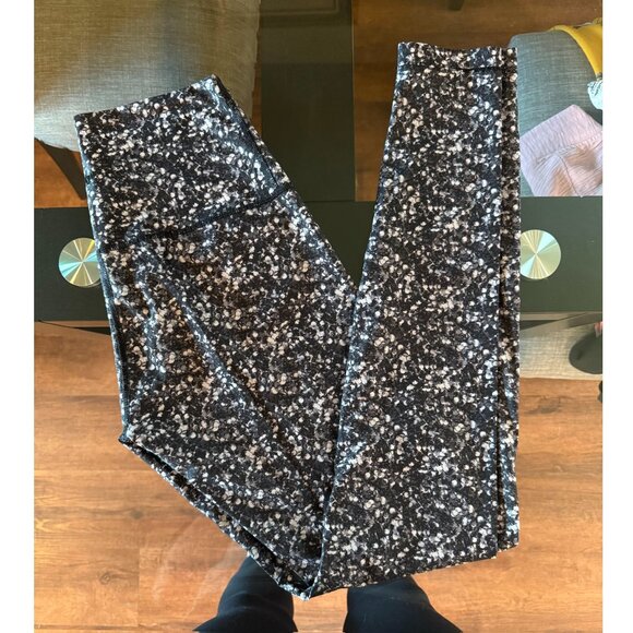 lululemon Black & White Nylon Blend Sequin Yoga Leggings Size 6 - Picture 1 of 4